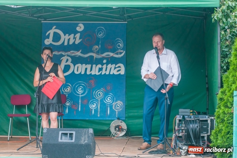 Zdjęcie w galerii na portalu naszraciborz.pl: Kabaret Kałasznikof wywoływał salwy śmiechu w Borucinie wiadomości z regionu