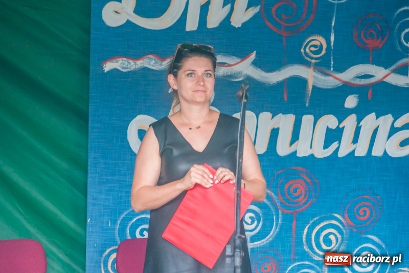 Zdjęcie w galerii na portalu naszraciborz.pl: Kabaret Kałasznikof wywoływał salwy śmiechu w Borucinie wiadomości z regionu