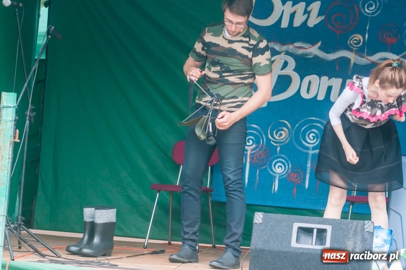 Zdjęcie w galerii na portalu naszraciborz.pl: Kabaret Kałasznikof wywoływał salwy śmiechu w Borucinie wiadomości z regionu