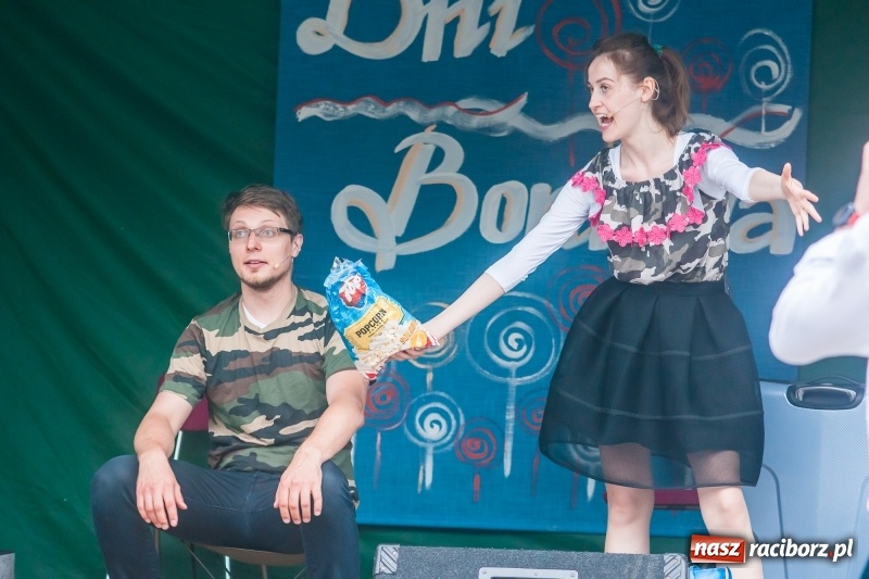 Zdjęcie w galerii na portalu naszraciborz.pl: Kabaret Kałasznikof wywoływał salwy śmiechu w Borucinie wiadomości z regionu