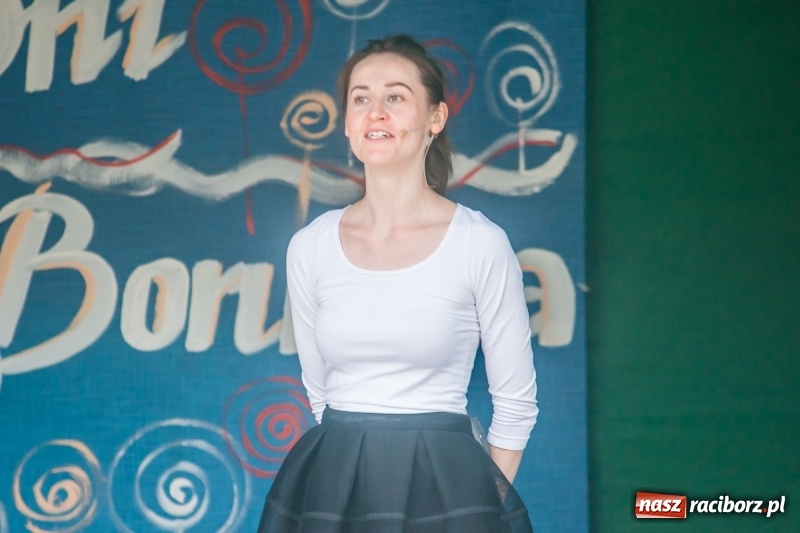 Zdjęcie w galerii na portalu naszraciborz.pl: Kabaret Kałasznikof wywoływał salwy śmiechu w Borucinie wiadomości z regionu