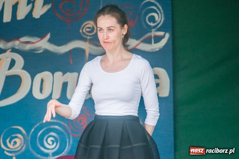 Zdjęcie w galerii na portalu naszraciborz.pl: Kabaret Kałasznikof wywoływał salwy śmiechu w Borucinie wiadomości z regionu