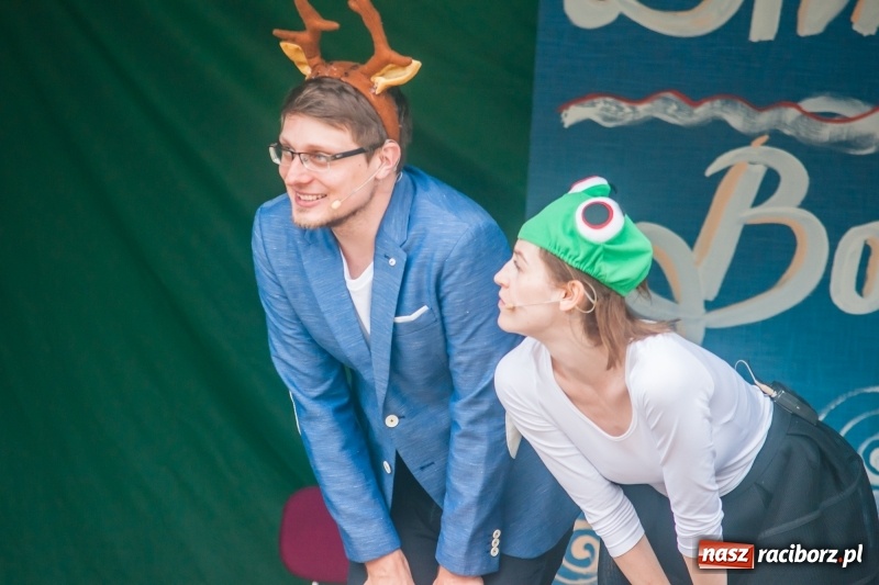 Zdjęcie w galerii na portalu naszraciborz.pl: Kabaret Kałasznikof wywoływał salwy śmiechu w Borucinie wiadomości z regionu