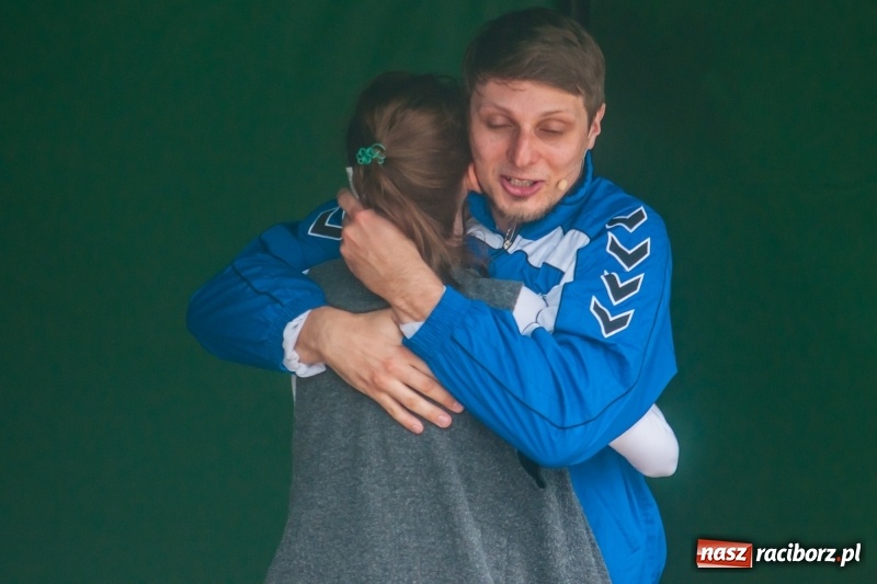 Zdjęcie w galerii na portalu naszraciborz.pl: Kabaret Kałasznikof wywoływał salwy śmiechu w Borucinie wiadomości z regionu