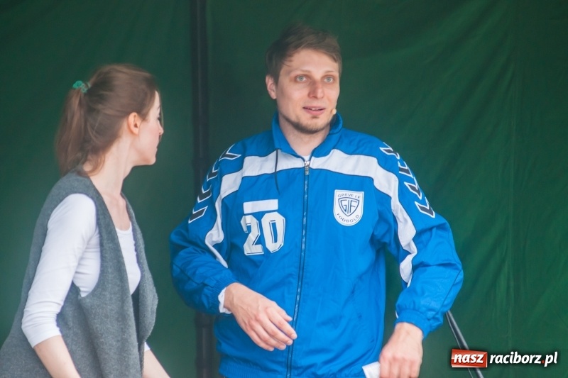 Zdjęcie w galerii na portalu naszraciborz.pl: Kabaret Kałasznikof wywoływał salwy śmiechu w Borucinie wiadomości z regionu