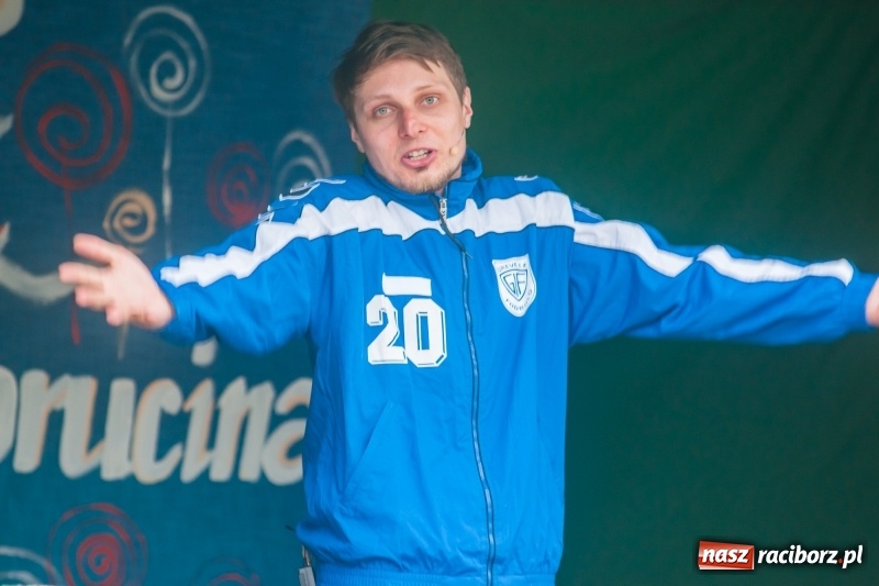 Zdjęcie w galerii na portalu naszraciborz.pl: Kabaret Kałasznikof wywoływał salwy śmiechu w Borucinie wiadomości z regionu