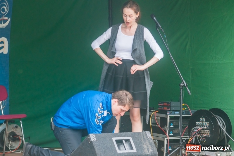 Zdjęcie w galerii na portalu naszraciborz.pl: Kabaret Kałasznikof wywoływał salwy śmiechu w Borucinie wiadomości z regionu