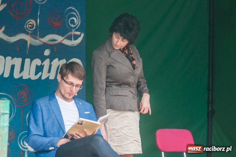 Zdjęcie w galerii na portalu naszraciborz.pl: Kabaret Kałasznikof wywoływał salwy śmiechu w Borucinie wiadomości z regionu