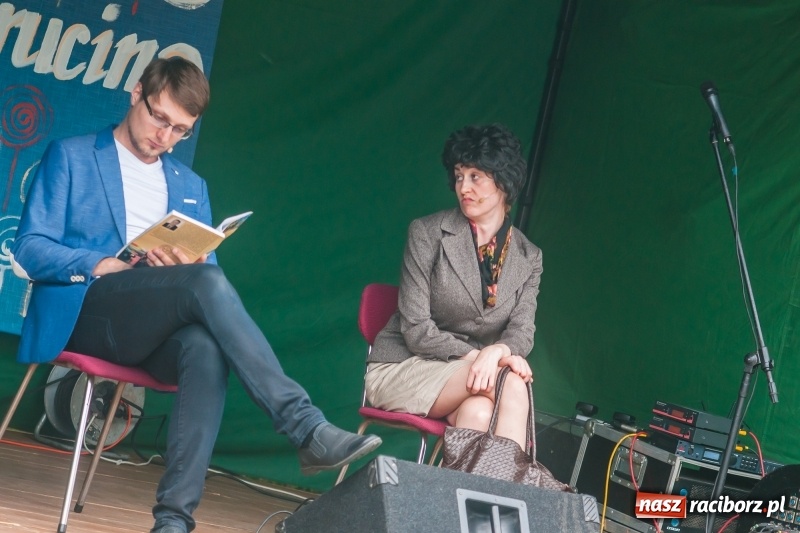 Zdjęcie w galerii na portalu naszraciborz.pl: Kabaret Kałasznikof wywoływał salwy śmiechu w Borucinie wiadomości z regionu