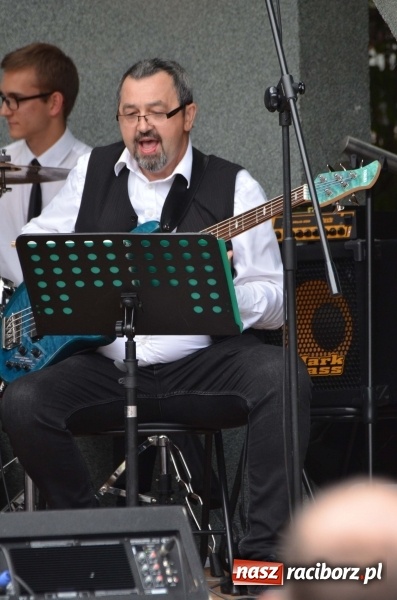 Zdjęcie w galerii na portalu naszraciborz.pl: Od Bacha do Beatlesów. Orkiestra RCK koncertowała w parku Roth wiadomości z regionu