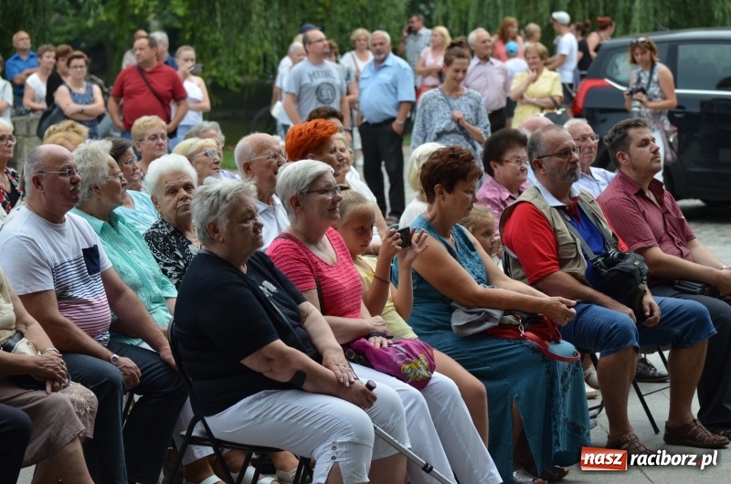 Zdjęcie w galerii na portalu naszraciborz.pl: Od Bacha do Beatlesów. Orkiestra RCK koncertowała w parku Roth wiadomości z regionu