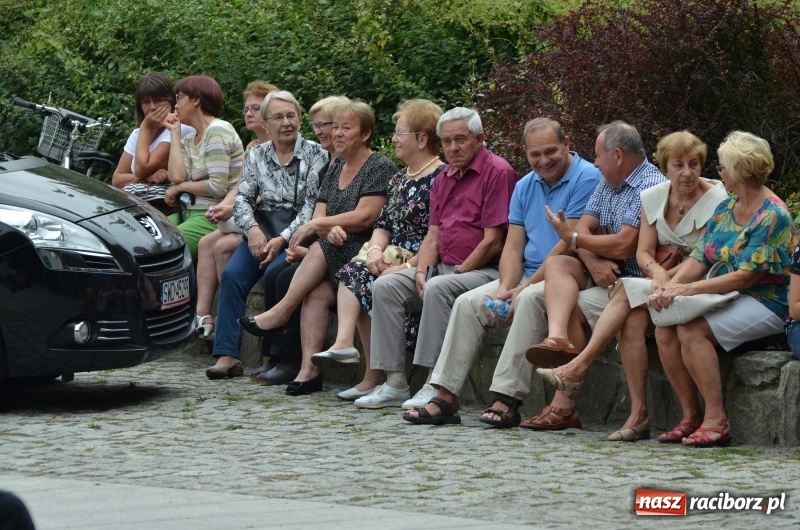 Zdjęcie w galerii na portalu naszraciborz.pl: Od Bacha do Beatlesów. Orkiestra RCK koncertowała w parku Roth wiadomości z regionu