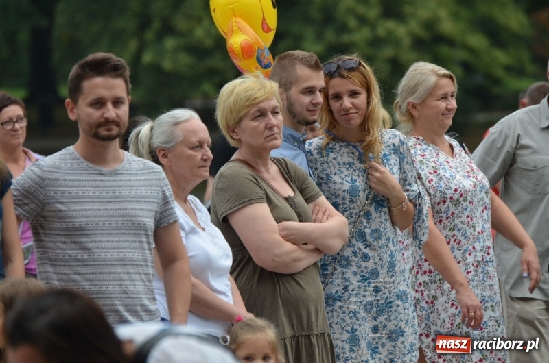 Zdjęcie w galerii na portalu naszraciborz.pl: Od Bacha do Beatlesów. Orkiestra RCK koncertowała w parku Roth wiadomości z regionu