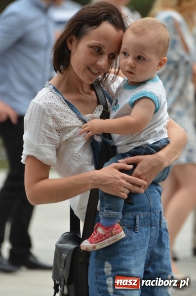 Zdjęcie w galerii na portalu naszraciborz.pl: Od Bacha do Beatlesów. Orkiestra RCK koncertowała w parku Roth wiadomości z regionu