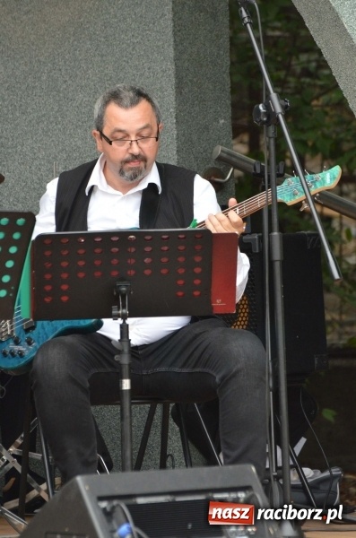 Zdjęcie w galerii na portalu naszraciborz.pl: Od Bacha do Beatlesów. Orkiestra RCK koncertowała w parku Roth wiadomości z regionu