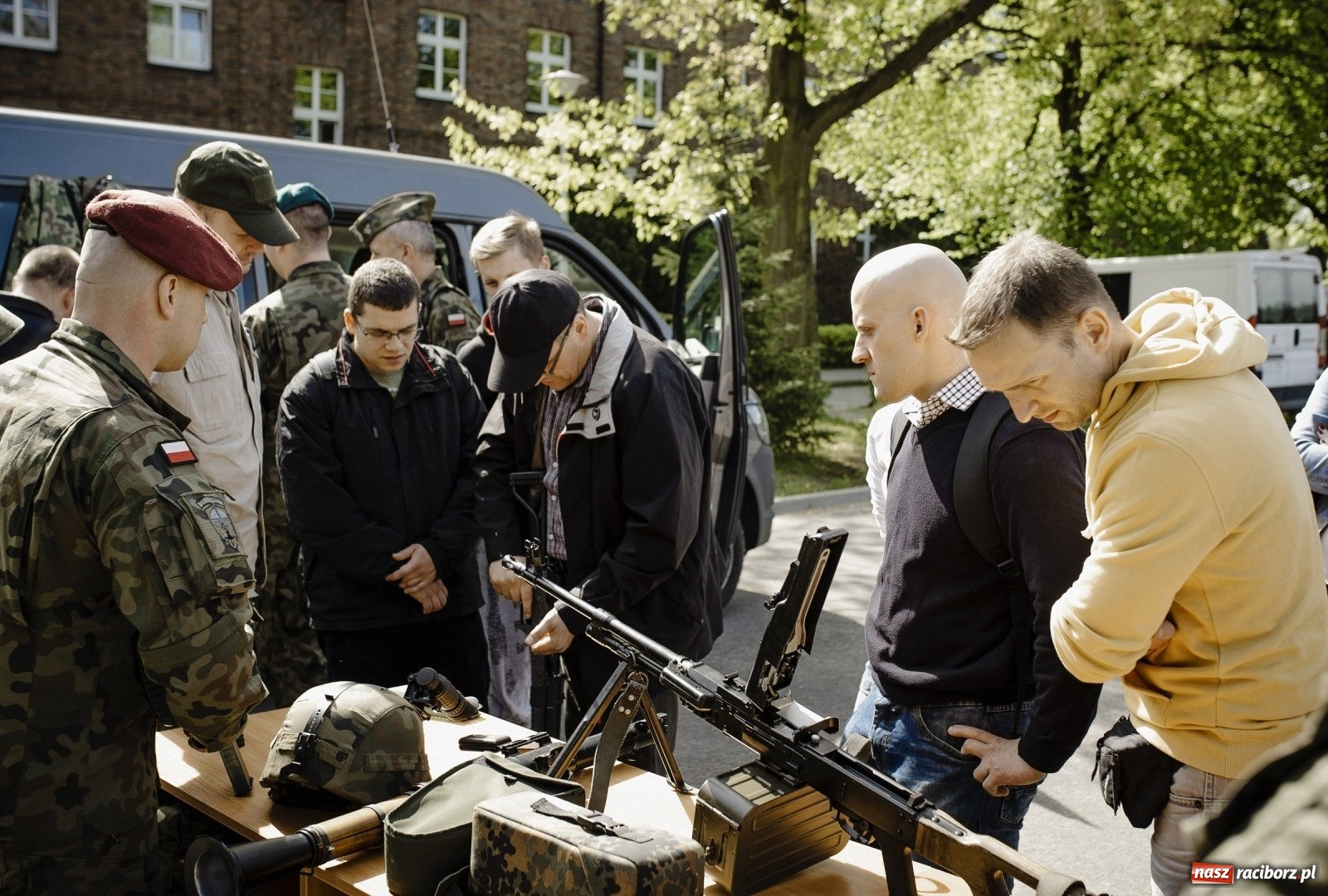 Zdjęcie w galerii na portalu naszraciborz.pl: Śląscy terytorialsi już rekrutują. W Kuźni Raciborskiej powstanie batalion lekkiej piechoty wiadomości z regionu