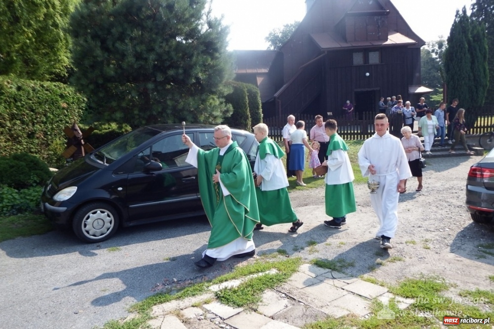 Zdjęcie w galerii na portalu naszraciborz.pl: Parafia św. Jerzego w Sławikowie włączyła się w misyjną akcję wiadomości z regionu