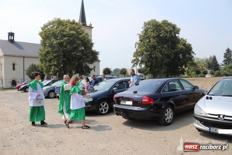 Zdjęcie w galerii na portalu naszraciborz.pl: Parafia św. Jerzego w Sławikowie włączyła się w misyjną akcję wiadomości z regionu