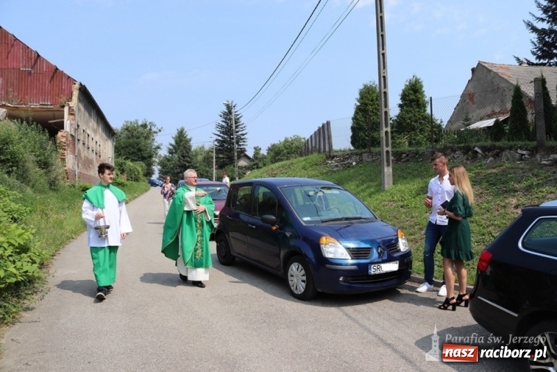 Zdjęcie w galerii na portalu naszraciborz.pl: Parafia św. Jerzego w Sławikowie włączyła się w misyjną akcję wiadomości z regionu