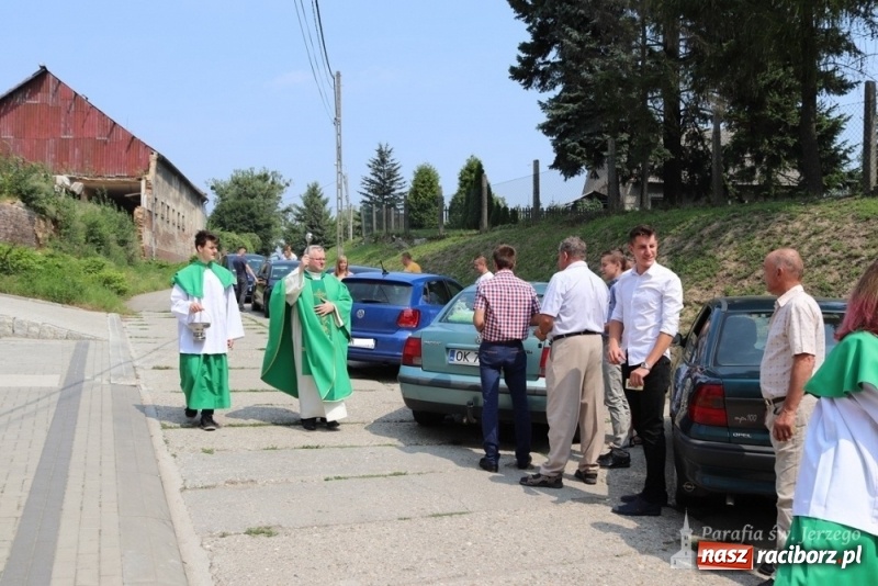 Zdjęcie w galerii na portalu naszraciborz.pl: Parafia św. Jerzego w Sławikowie włączyła się w misyjną akcję wiadomości z regionu