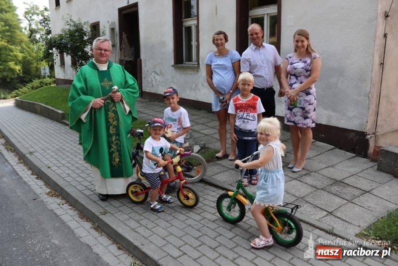 Zdjęcie w galerii na portalu naszraciborz.pl: Parafia św. Jerzego w Sławikowie włączyła się w misyjną akcję wiadomości z regionu