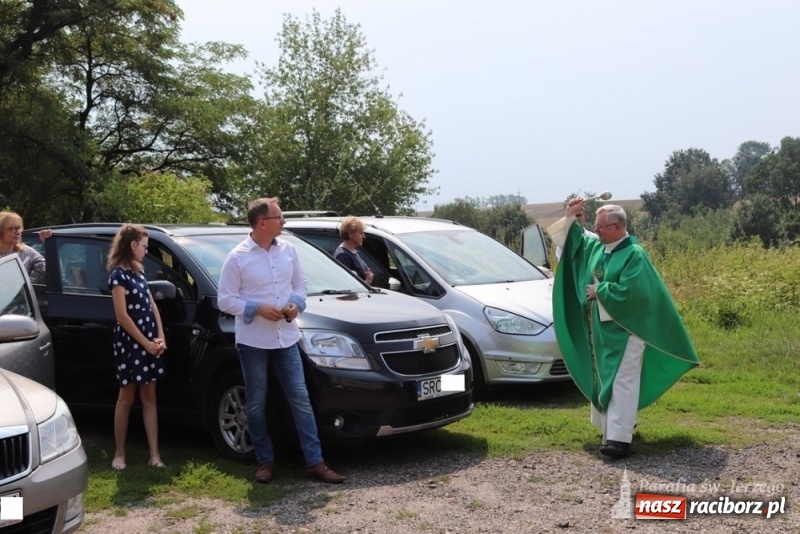 Zdjęcie w galerii na portalu naszraciborz.pl: Parafia św. Jerzego w Sławikowie włączyła się w misyjną akcję wiadomości z regionu