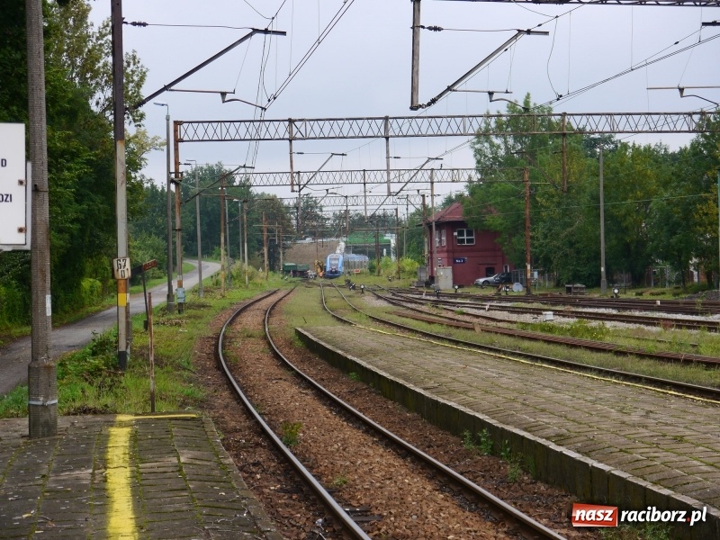 Zdjęcie w galerii na portalu naszraciborz.pl: Trwają prace inwestycyjne na linii kolejowej nr 140 Nędza - Nędza Wieś wiadomości z regionu