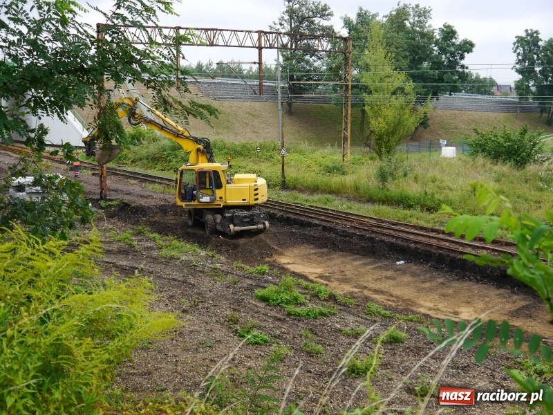 Zdjęcie w galerii na portalu naszraciborz.pl: Trwają prace inwestycyjne na linii kolejowej nr 140 Nędza - Nędza Wieś wiadomości z regionu