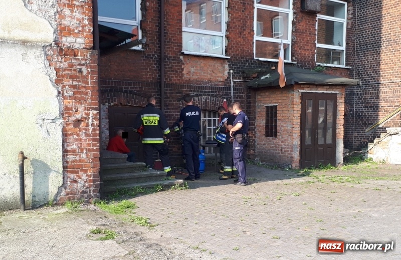 Zdjęcie w galerii na portalu naszraciborz.pl: Rozlany olej spowodował pożar w lokalu przy Cygarowej  wiadomości z regionu