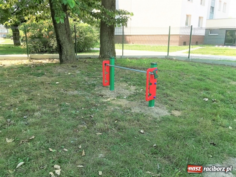 Zdjęcie w galerii na portalu naszraciborz.pl: Przy Warszawskiej powstał wybieg dla psów wiadomości z regionu