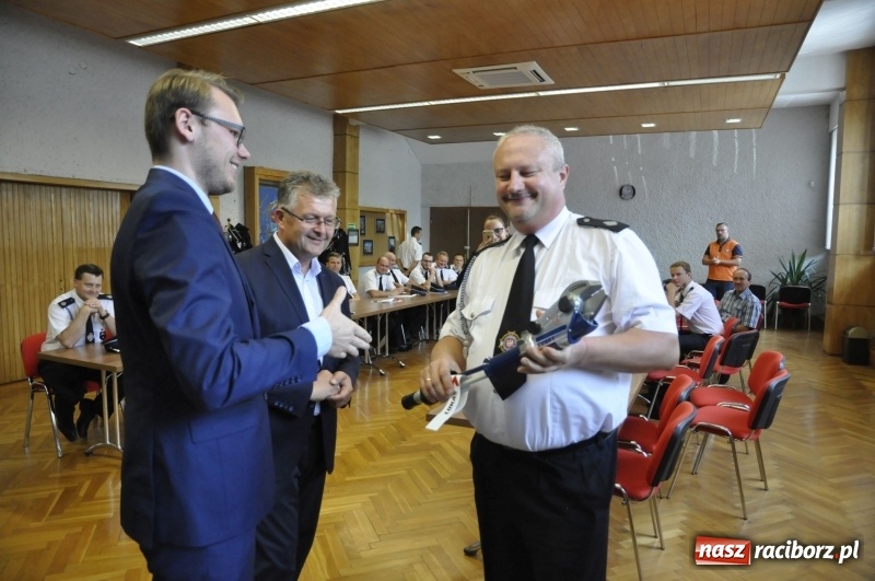 Zdjęcie w galerii na portalu naszraciborz.pl: Strażacy z gminy Krzyżanowice odebrali sprzęt z Funduszu Sprawiedliwości  wiadomości z regionu