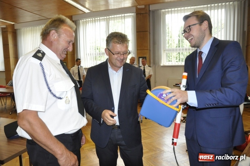 Zdjęcie w galerii na portalu naszraciborz.pl: Strażacy z gminy Krzyżanowice odebrali sprzęt z Funduszu Sprawiedliwości  wiadomości z regionu