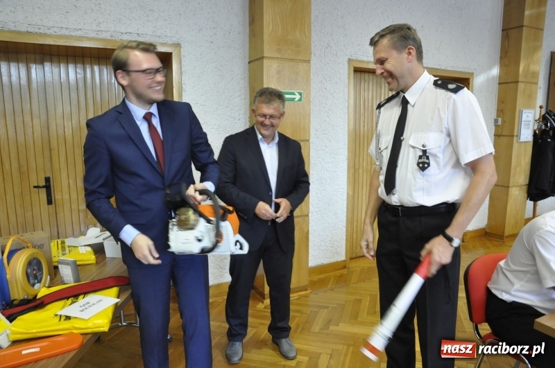 Zdjęcie w galerii na portalu naszraciborz.pl: Strażacy z gminy Krzyżanowice odebrali sprzęt z Funduszu Sprawiedliwości  wiadomości z regionu