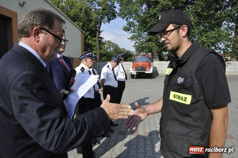 Zdjęcie w galerii na portalu naszraciborz.pl: Strażacy z gminy Pietrowice Wielkie odebrali nowy sprzęt  wiadomości z regionu