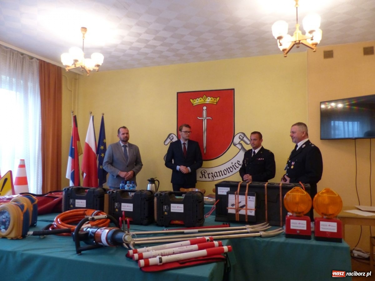 Zdjęcie w galerii na portalu naszraciborz.pl: Jednostki OSP z gminy Krzanowice z nowym sprzętem ratowniczym wiadomości z regionu