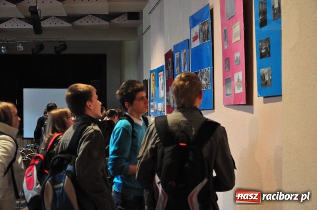 Zdjęcie w galerii na portalu naszraciborz.pl: Komunizm nie był czerwony, był szary... wiadomości z regionu