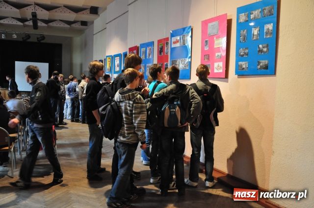 Zdjęcie w galerii na portalu naszraciborz.pl: Komunizm nie był czerwony, był szary... wiadomości z regionu