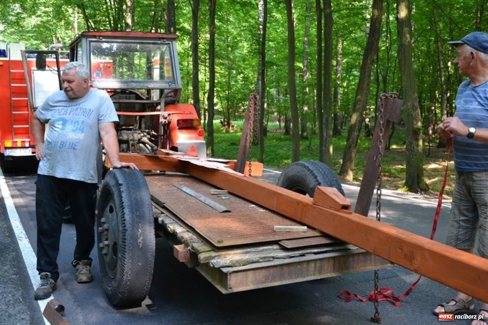 Zdjęcie w galerii na portalu naszraciborz.pl: Krzyż, który upamiętnia morderstwo  wiadomości z regionu
