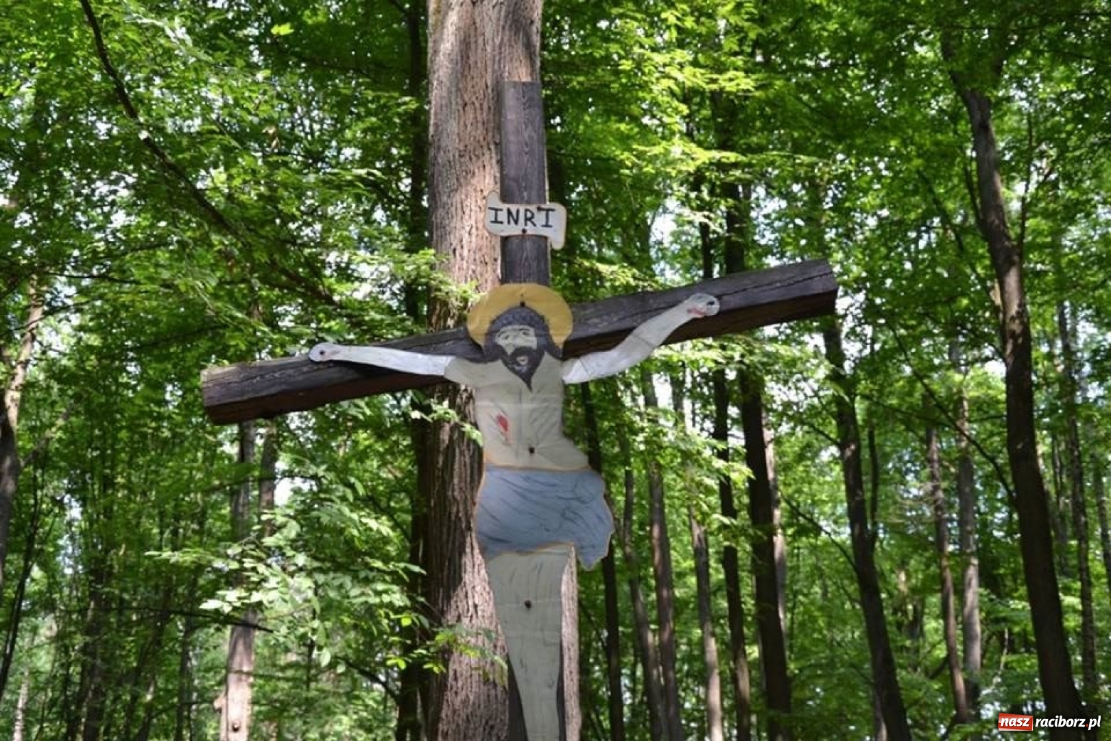 Zdjęcie w galerii na portalu naszraciborz.pl: Krzyż, który upamiętnia morderstwo  wiadomości z regionu