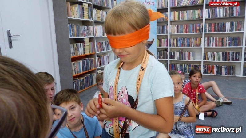 Zdjęcie w galerii na portalu naszraciborz.pl: Lato z biblioteką. Misiowy wtorek, potworny czwartek wiadomości z regionu