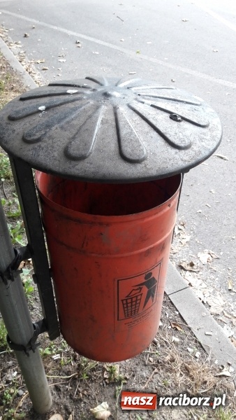 Zdjęcie w galerii na portalu naszraciborz.pl: Ludzie brudzą na potęgę, służby nie sprzątają  wiadomości z regionu