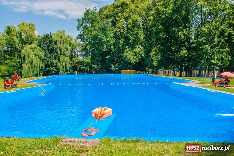 Zdjęcie w galerii na portalu naszraciborz.pl: W Szymocicach i pod Oborą tłumy jak w nadmorskich kurortach  wiadomości z regionu