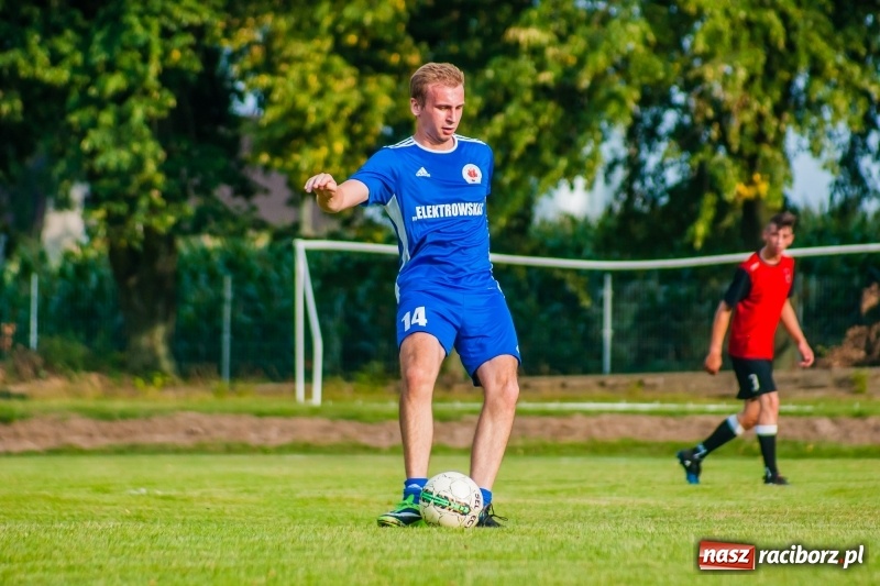Zdjęcie w galerii na portalu naszraciborz.pl: Festynowe strzelanie w Krzanowicach wiadomości z regionu