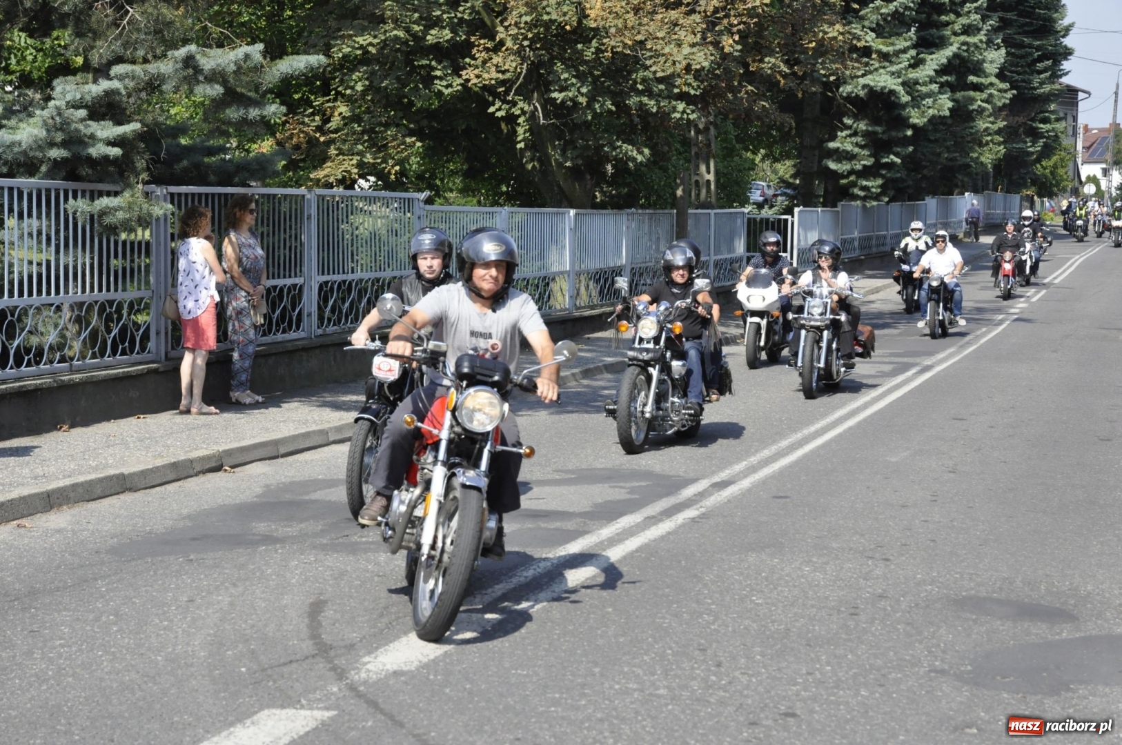 Zdjęcie w galerii na portalu naszraciborz.pl: Odpustowa parada motocyklistów w Pogrzebieniu. Najstarsza taka na Śląsku wiadomości z regionu