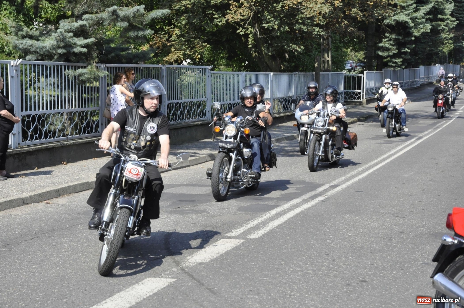 Zdjęcie w galerii na portalu naszraciborz.pl: Odpustowa parada motocyklistów w Pogrzebieniu. Najstarsza taka na Śląsku wiadomości z regionu