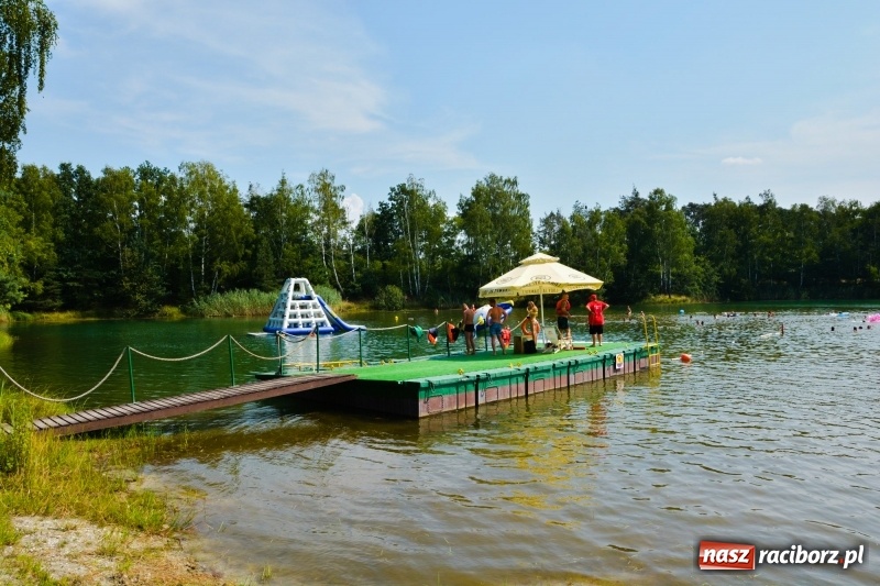 Zdjęcie w galerii na portalu naszraciborz.pl: Kuźnia Raciborska szuka ochłody na Wodniku  wiadomości z regionu