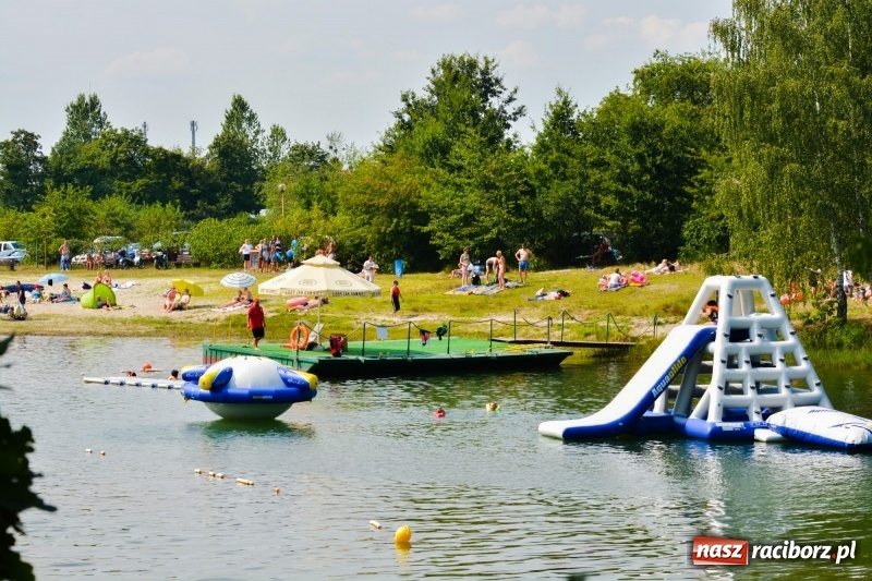 Zdjęcie w galerii na portalu naszraciborz.pl: Kuźnia Raciborska szuka ochłody na Wodniku  wiadomości z regionu
