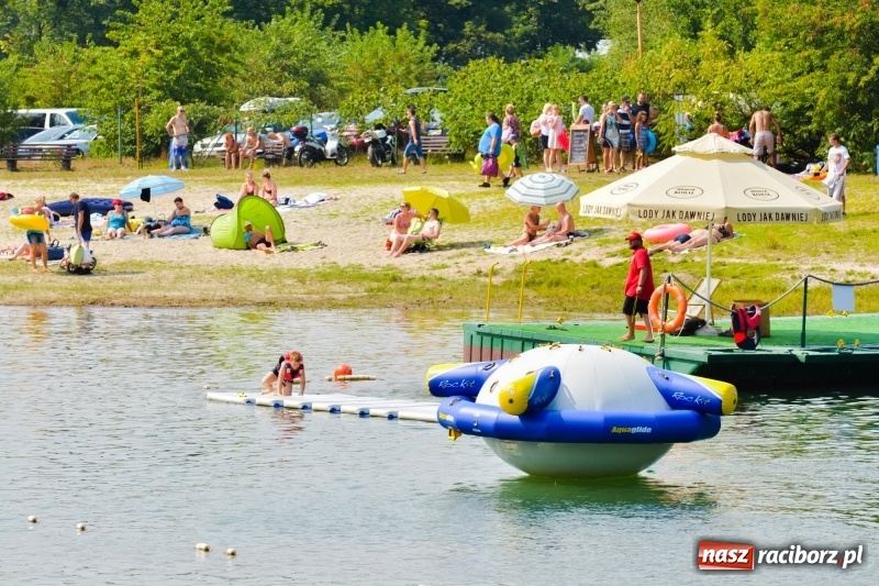 Zdjęcie w galerii na portalu naszraciborz.pl: Kuźnia Raciborska szuka ochłody na Wodniku  wiadomości z regionu