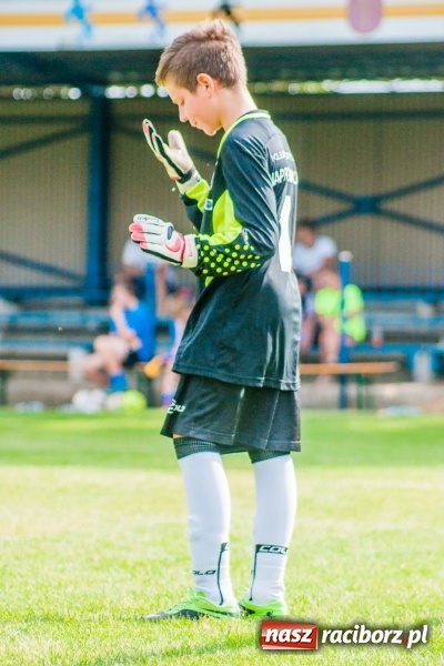 Zdjęcie w galerii na portalu naszraciborz.pl: Piłkarskie zmagania trampkarzy i seniorów, czyli sportowy festyn w Krzanowicach wiadomości z regionu