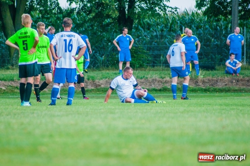 Zdjęcie w galerii na portalu naszraciborz.pl: Piłkarskie zmagania trampkarzy i seniorów, czyli sportowy festyn w Krzanowicach wiadomości z regionu